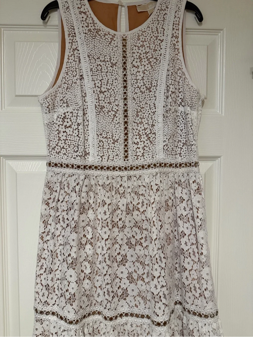 MICHAEL Michael Kors White Lace Sleeveless Midi Dress; NWT; size 6 - Picture 4 of 7